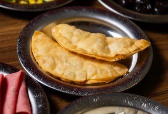 SAHANDA LEZZETLER Peynirli Çiğ Börek (4 adet )