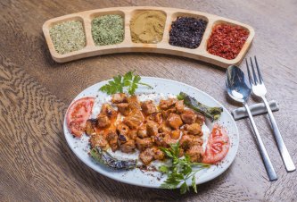 KEBAPLAR Alinazik Kebap (Kuzu Şişten)